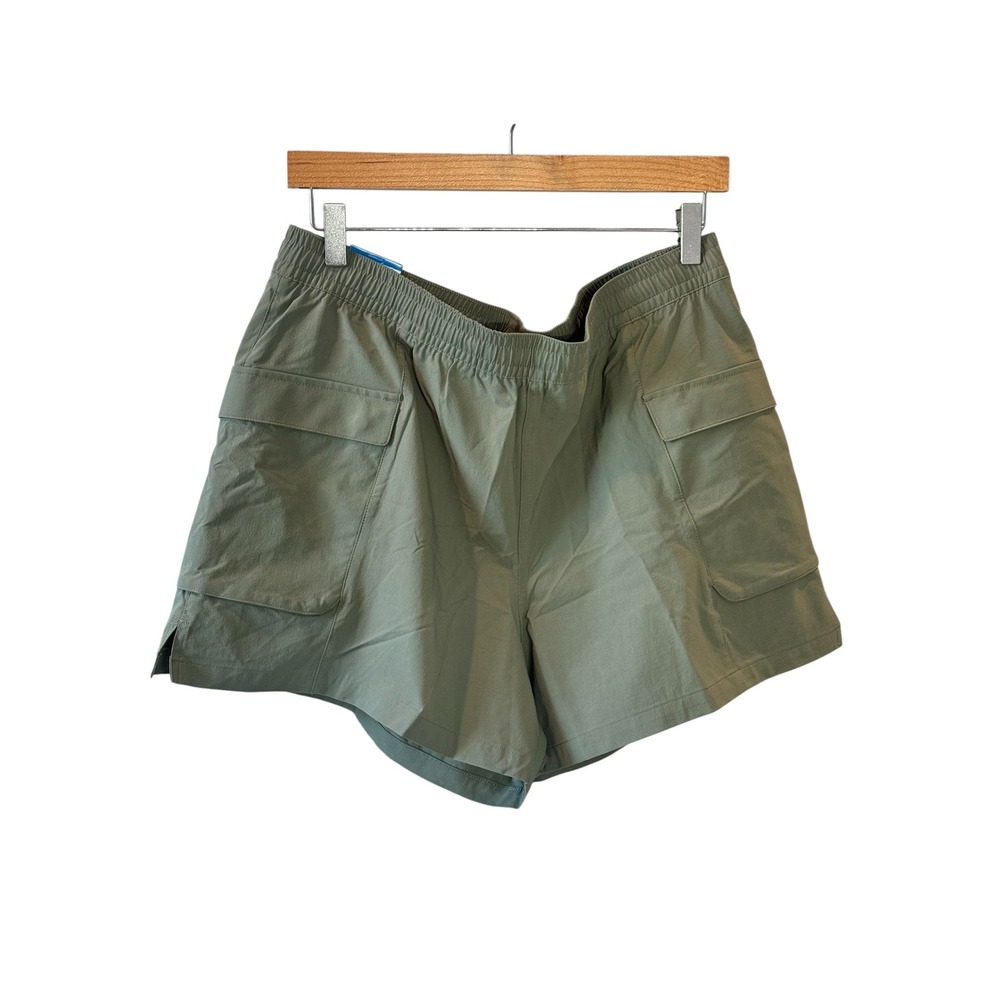 NWT Columbia PFG Womens Sage Green Omni-Shade UPF 50 Cargo Shorts Size Large